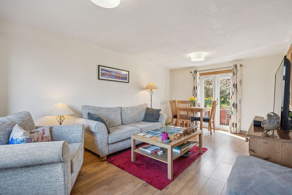 Property photo 2 of 23