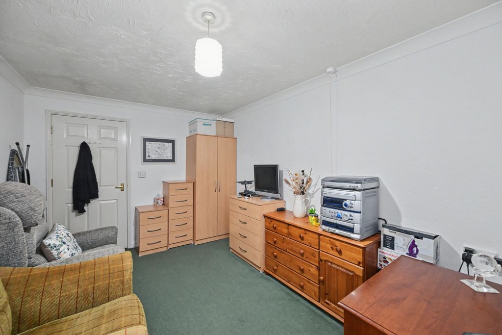 Additional image 8 of 2 bed flat for saleRoss Court, Rugby CV21