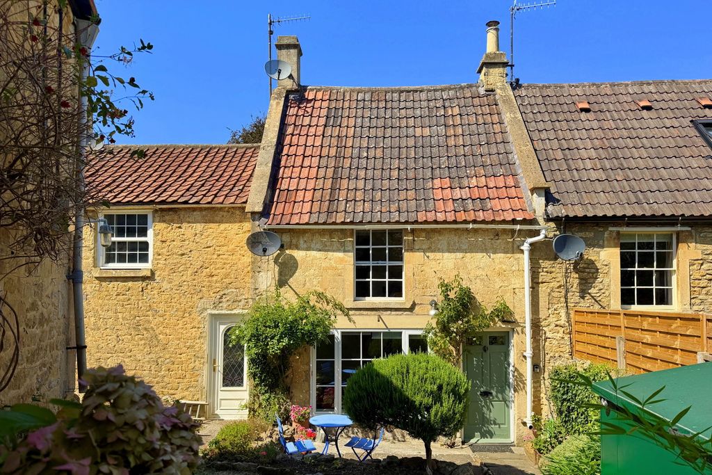 Property photo 1 of 18