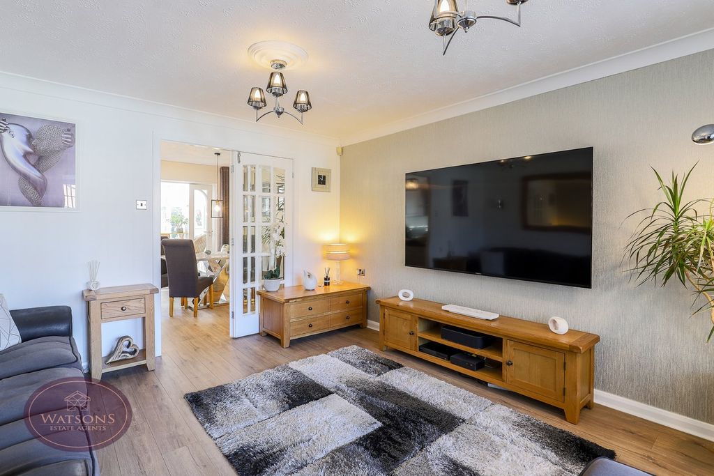 Property photo 2 of 35