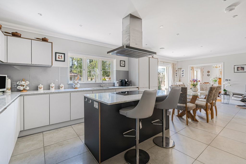 Property photo 3 of 26 Picture No. 29