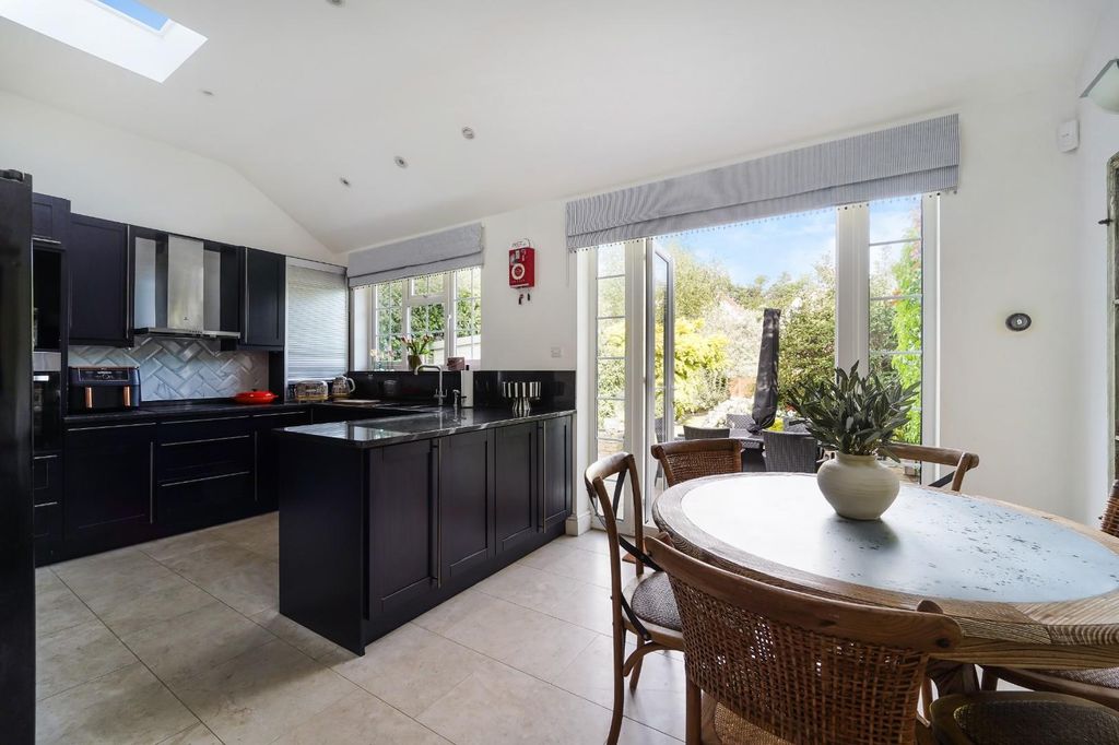 Property photo 2 of 14 Ruden Way