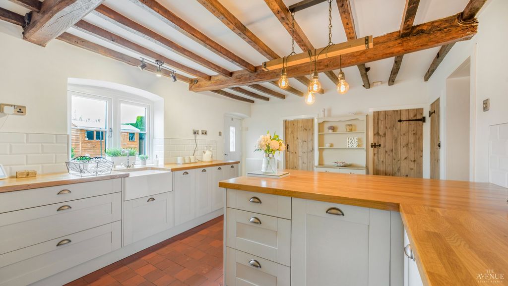 Property photo 2 of 26 3993015