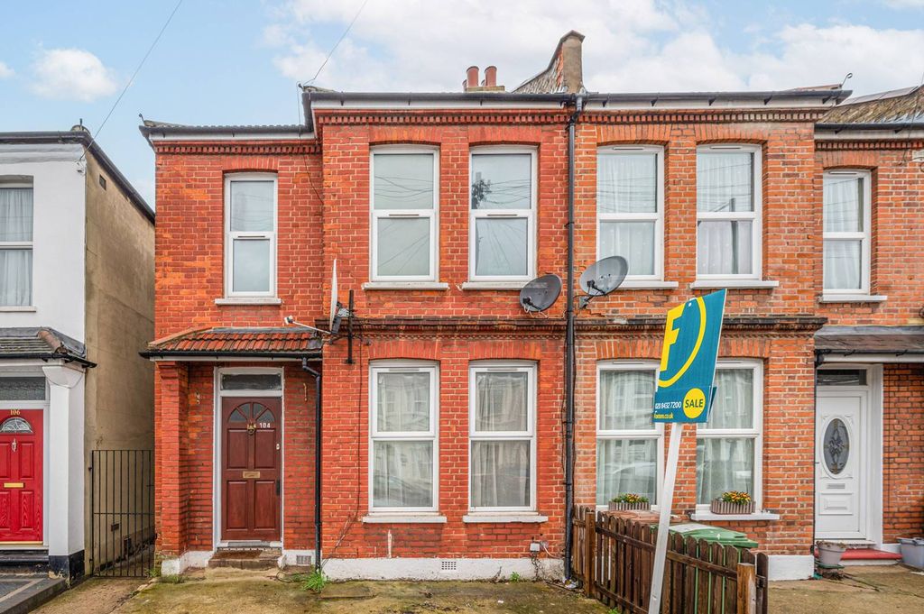 Property photo 3 of 18