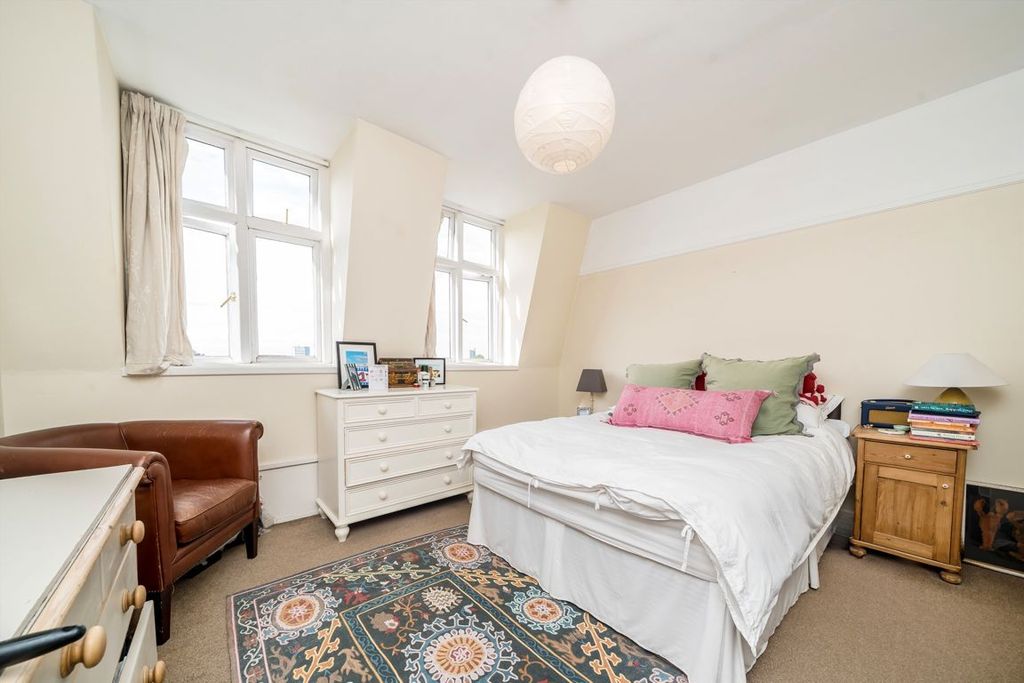 Property photo 3 of 4