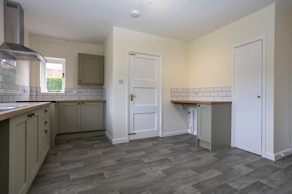 Property photo 2 of 22 1 Shavington Bungalow 130526-106