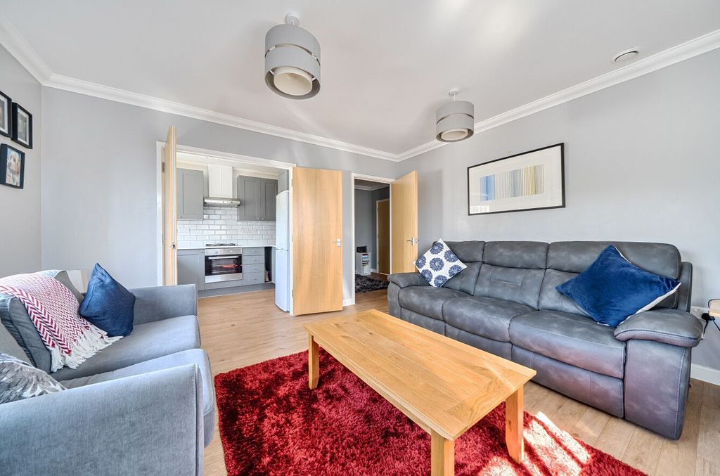Property photo 2 of 9