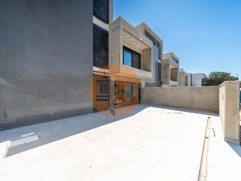 Property photo 1 of 37