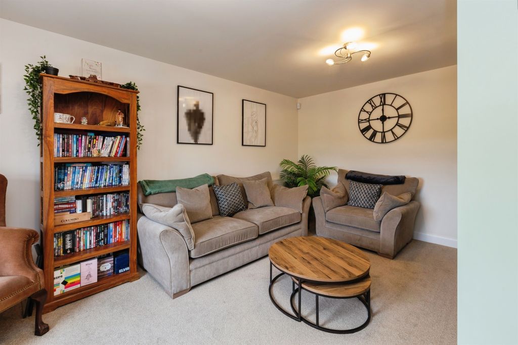 Property photo 2 of 17