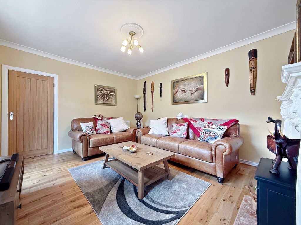Property photo 3 of 46