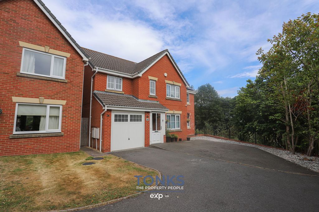 Property photo 1 of 43