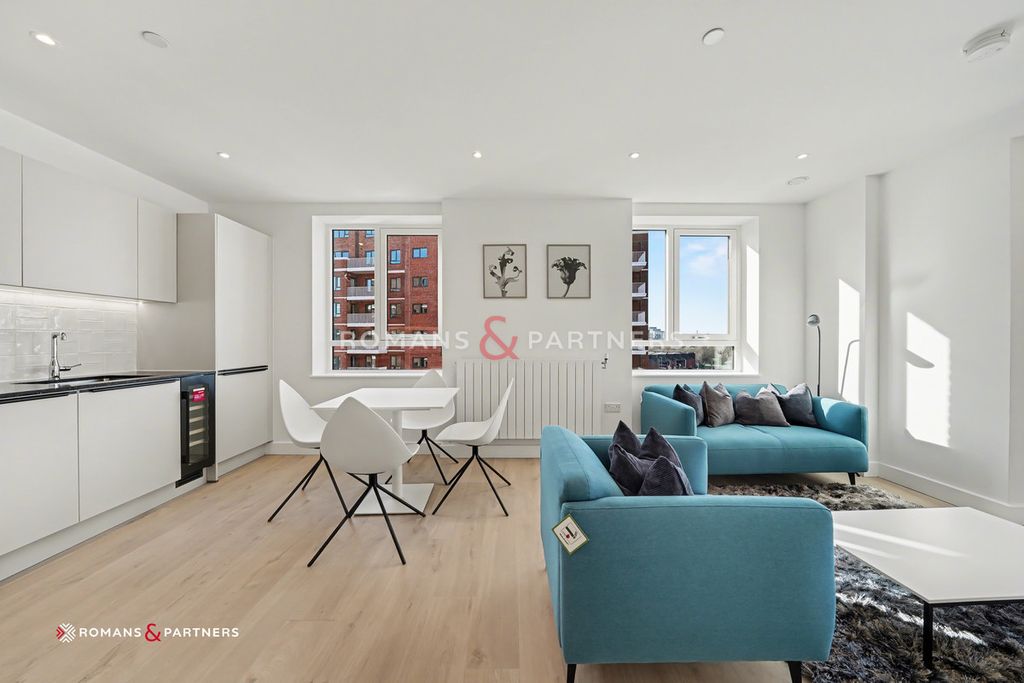 Property photo 3 of 17