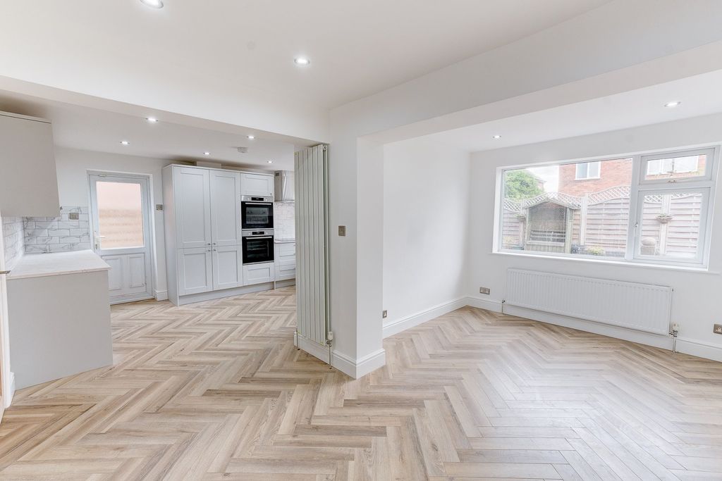 Property photo 2 of 17 Picture No. 02
