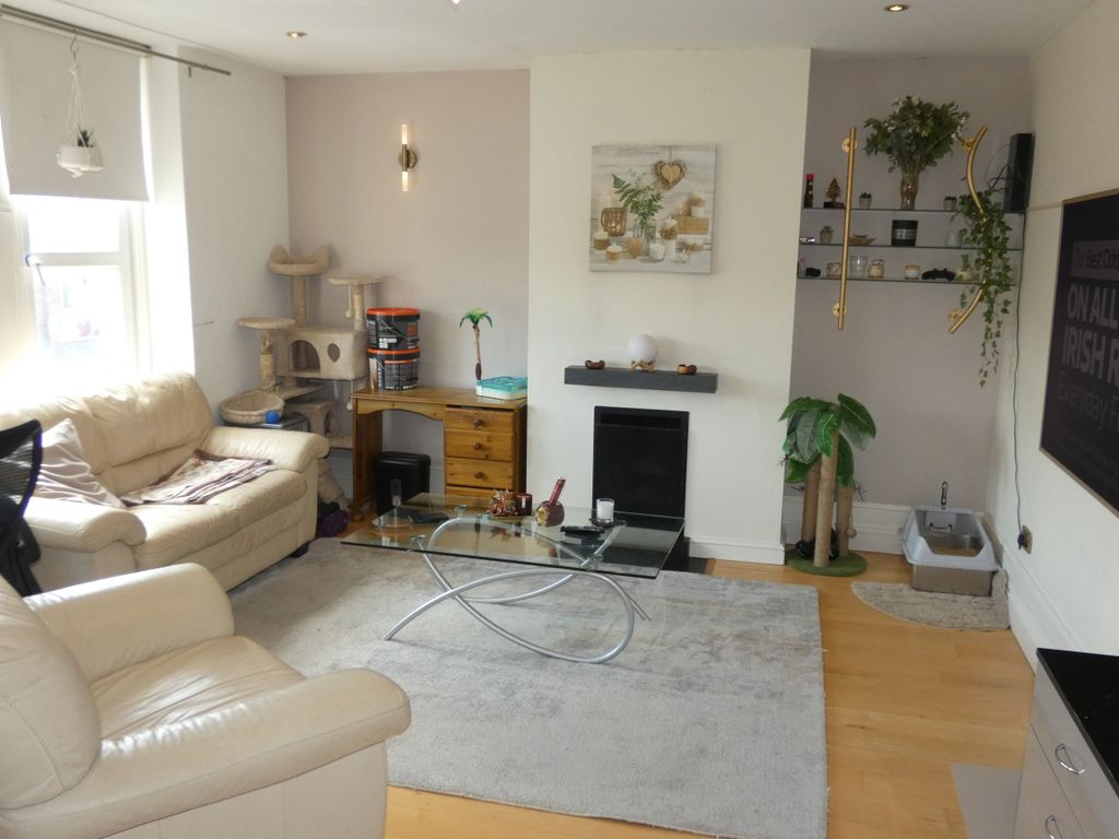 Property photo 2 of 12 Living Room