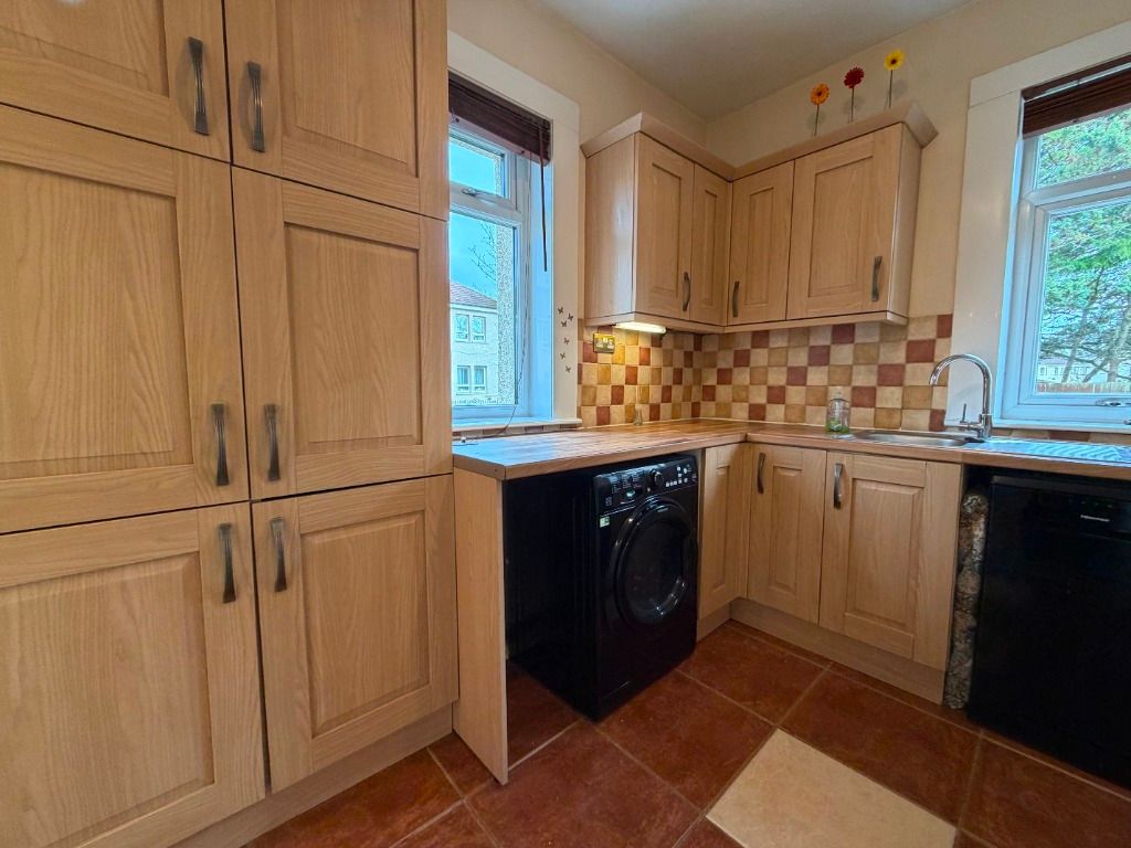 Additional image 11 of 2 bed flat to rentBruce Road, Paisley, Renfrewshire PA3