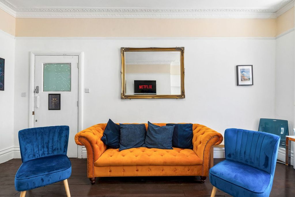 Property photo 1 of 15 Living Room