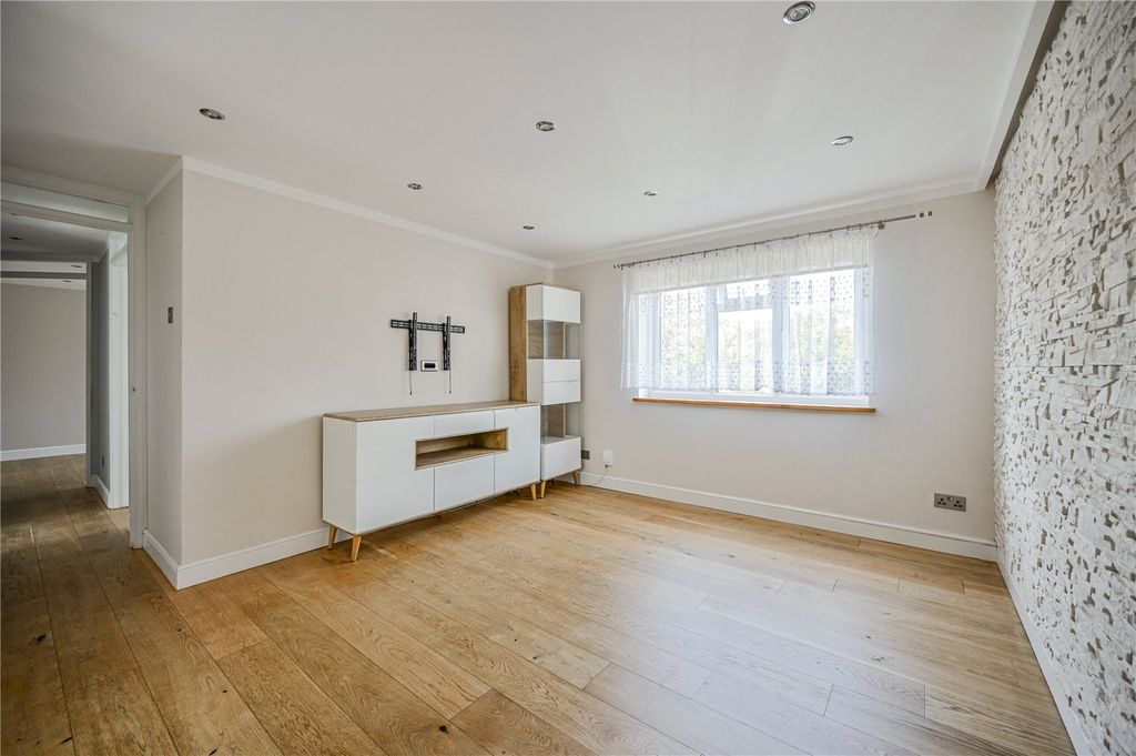 Property photo 2 of 11 Picture No. 08