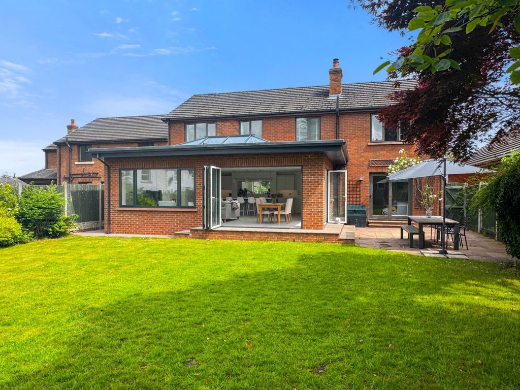 Property photo 1 of 32