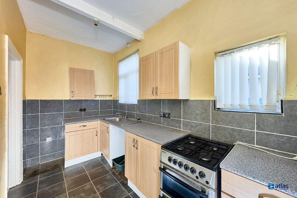 Property photo 2 of 15 Kitchen