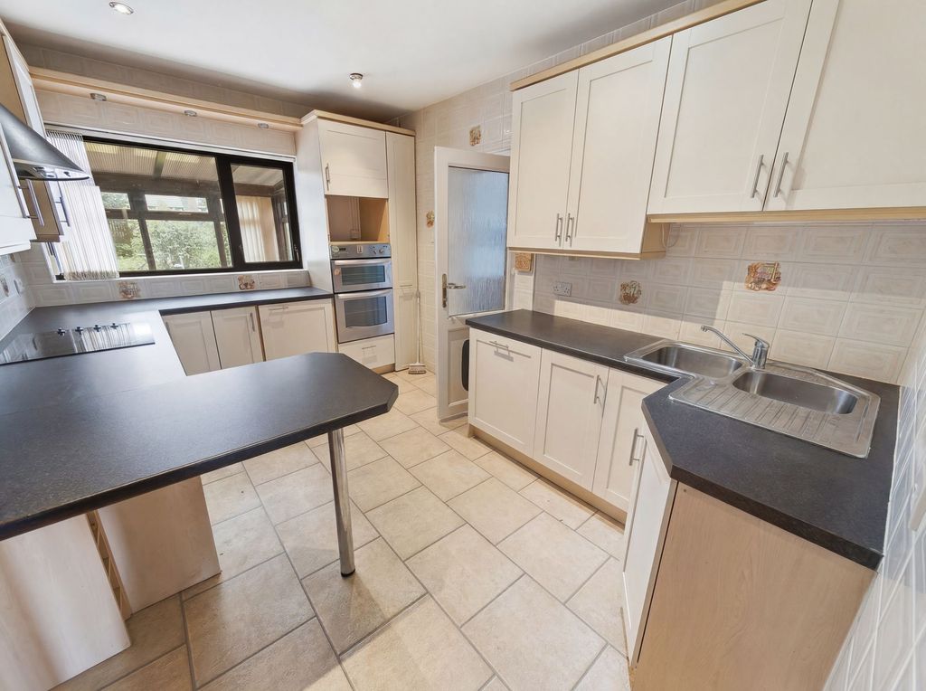 Property photo 2 of 22