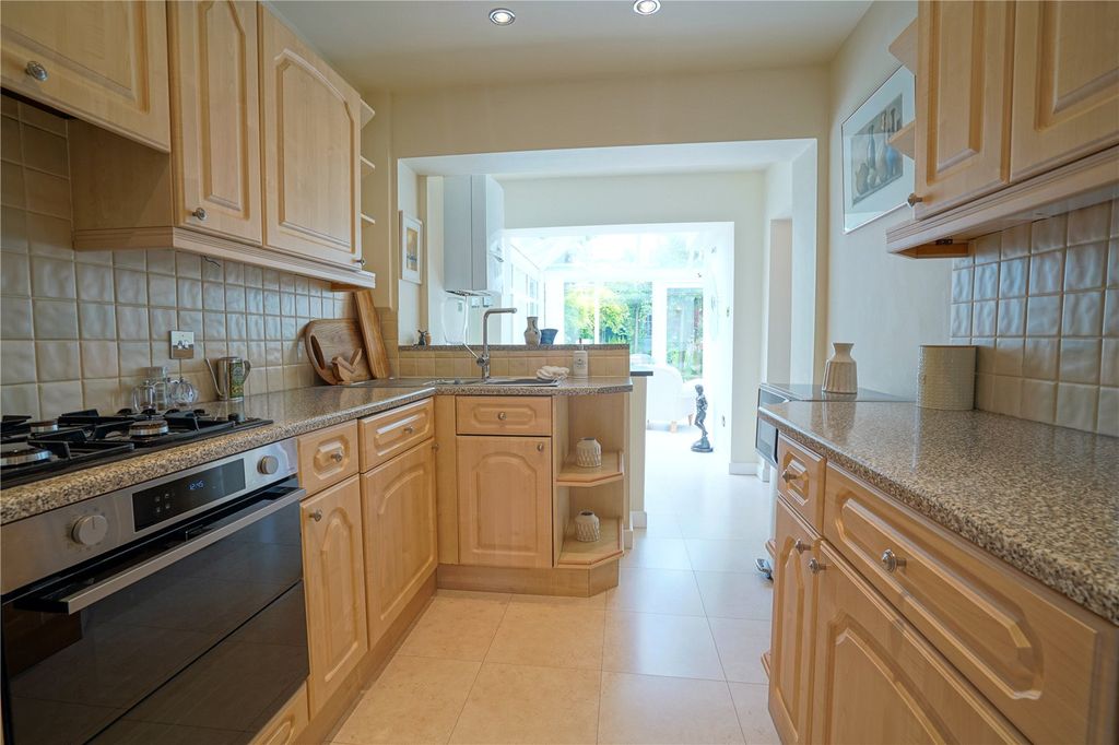 Property photo 2 of 22 Picture No. 12