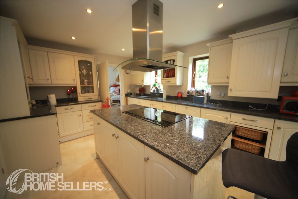 Property photo 2 of 22 2