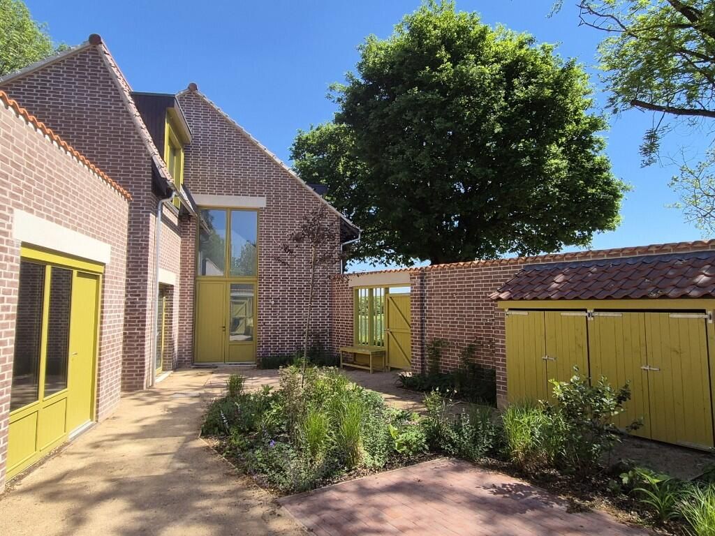 Property photo 2 of 8