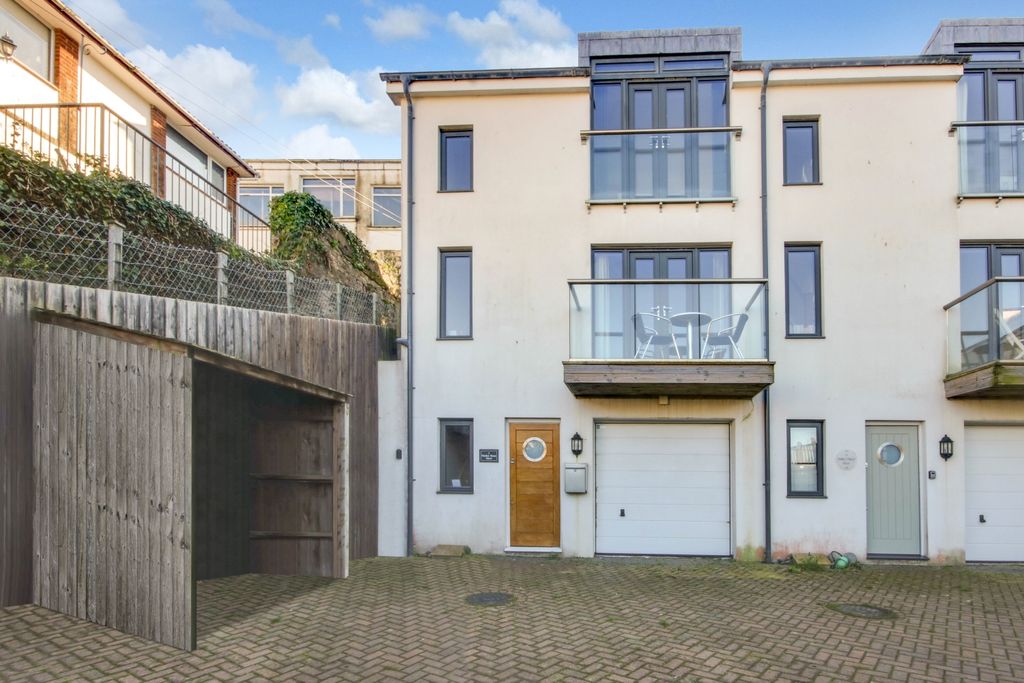 Property photo 3 of 16 Img_6039-Img_6041