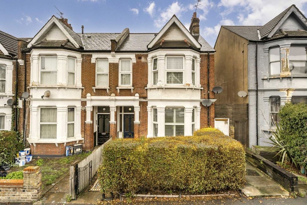 Property photo 1 of 9