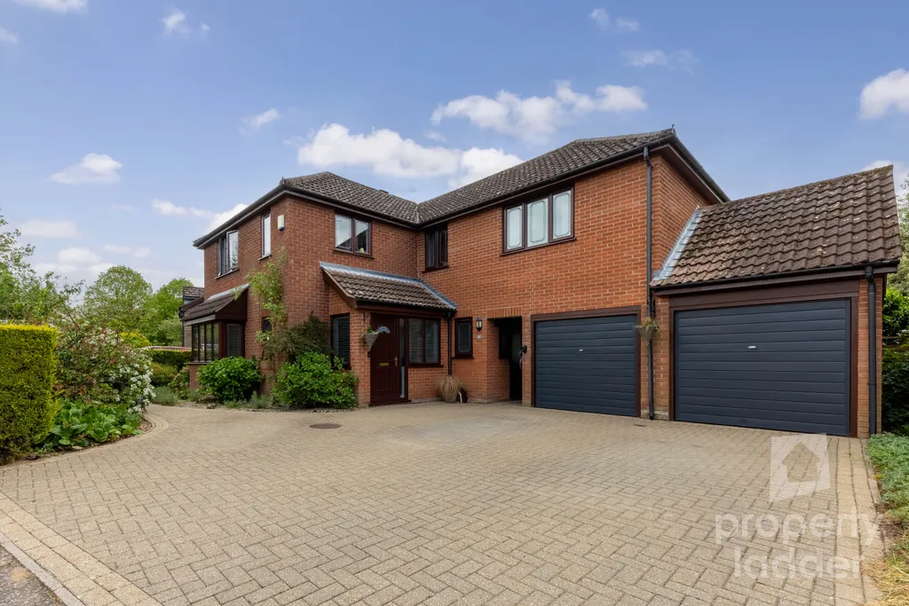 Wensum Valley Close, Norwich NR6 - View 3