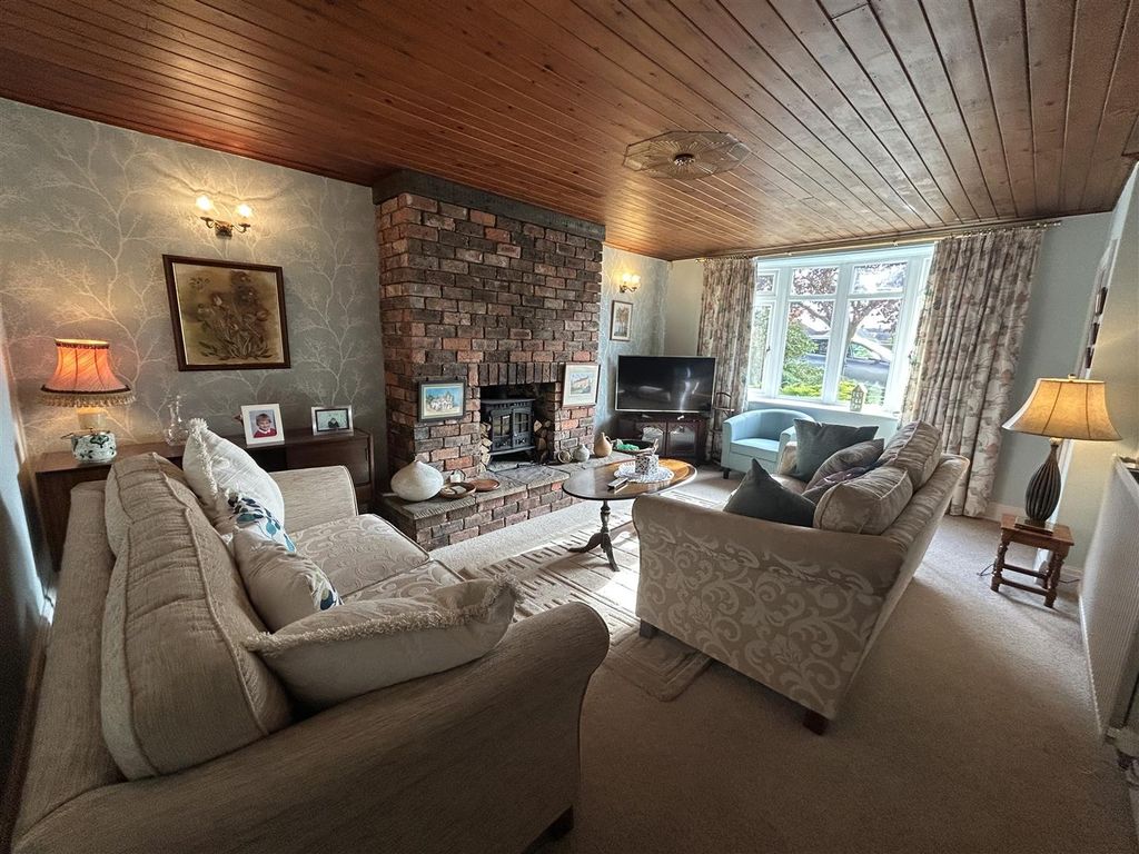 Property photo 2 of 30 Image00063.Jpeg