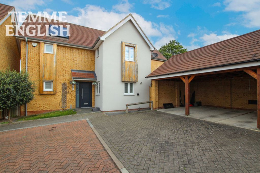 Property photo 2 of 35