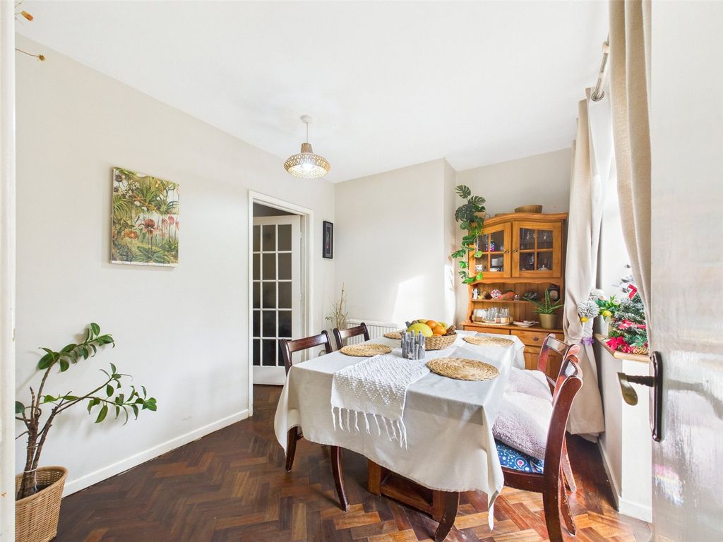 Property photo 3 of 14 Picture No. 12