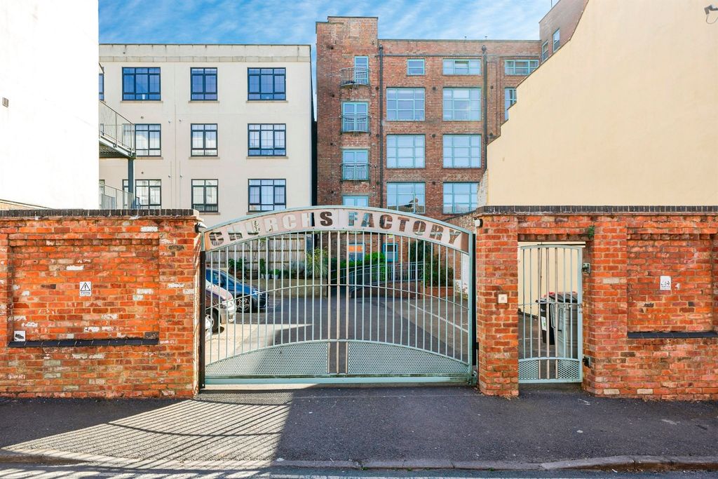 Property photo 1 of 16