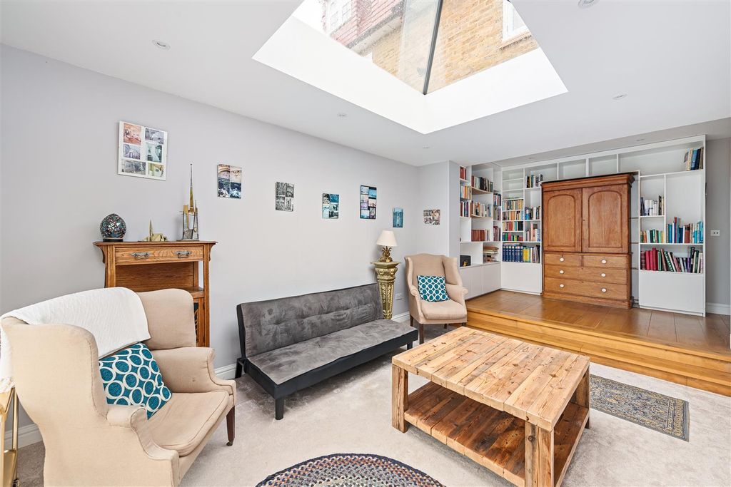 Property photo 3 of 30