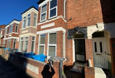 Property photo 1 of 2