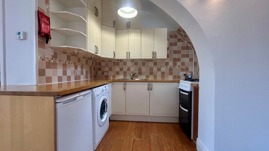 Property photo 3 of 6 Picture No. 05