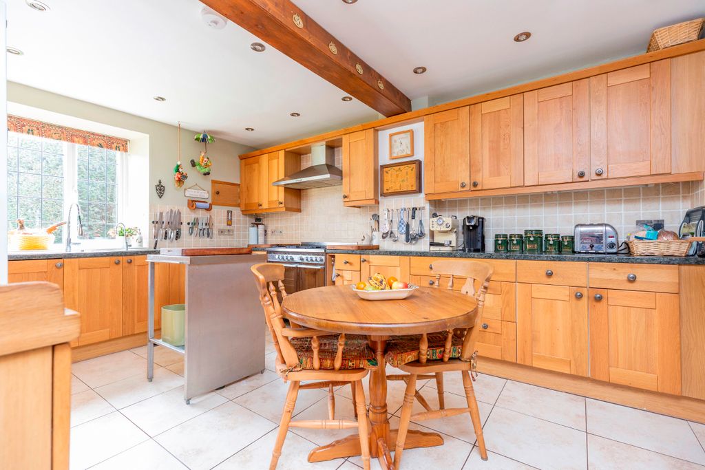 Property photo 2 of 35