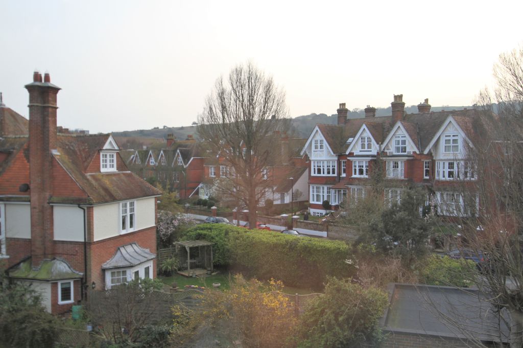 Property photo 2 of 21