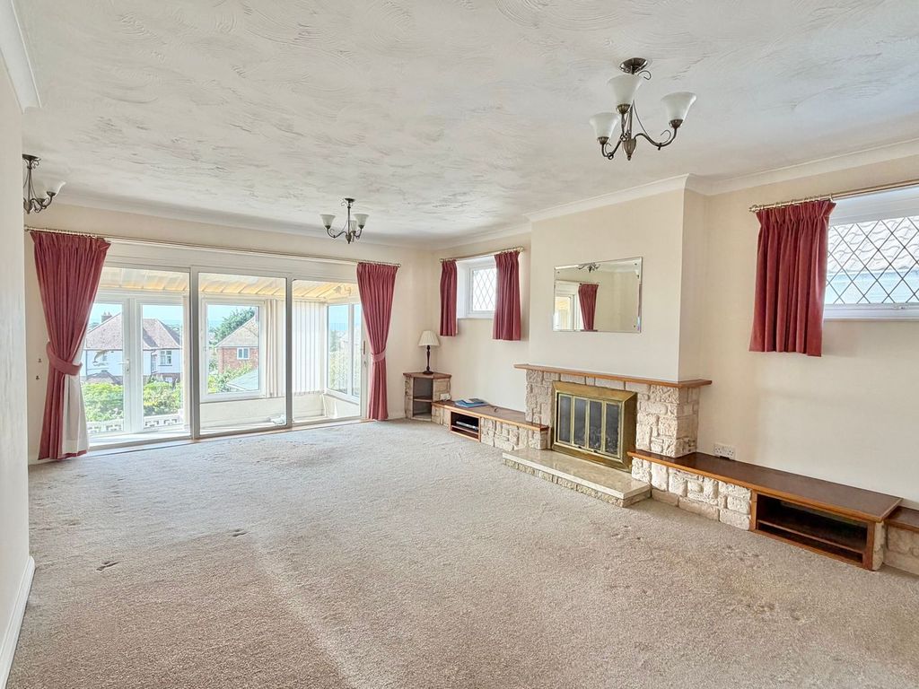 Property photo 2 of 22