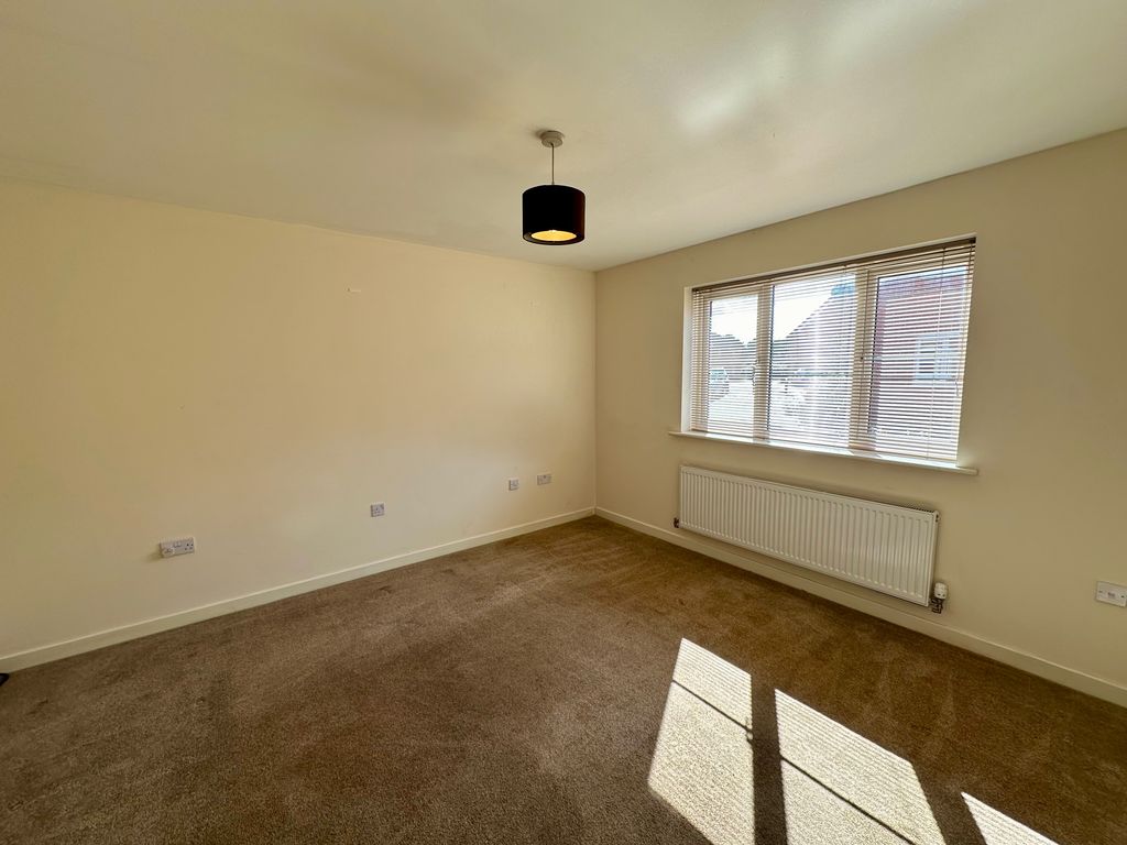 Property photo 2 of 12 Image