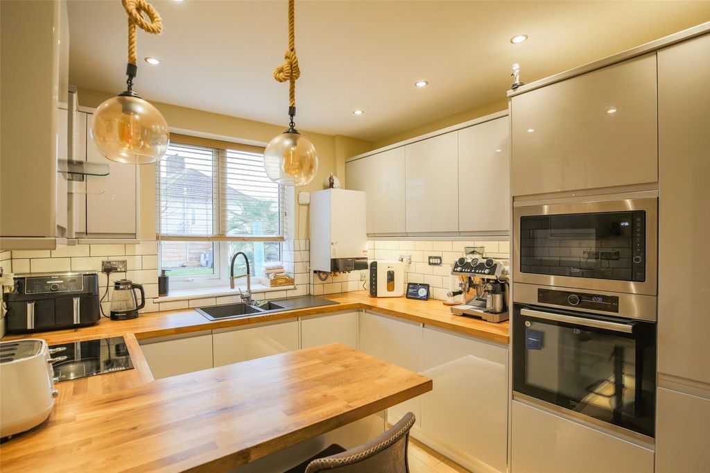 Property photo 3 of 21 Picture No. 17