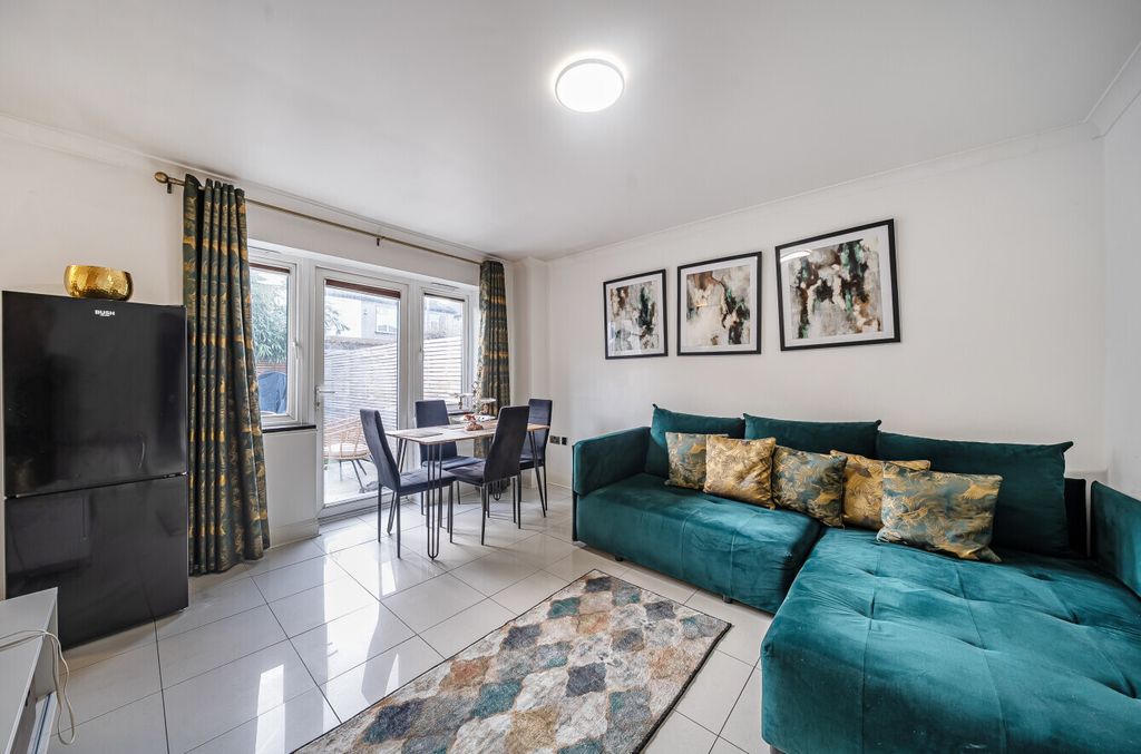 Property photo 2 of 15 Reception Room