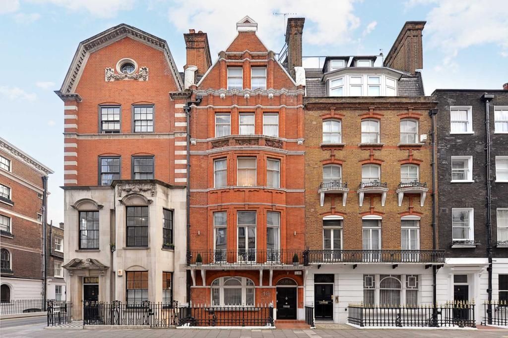 Property photo 1 of 1