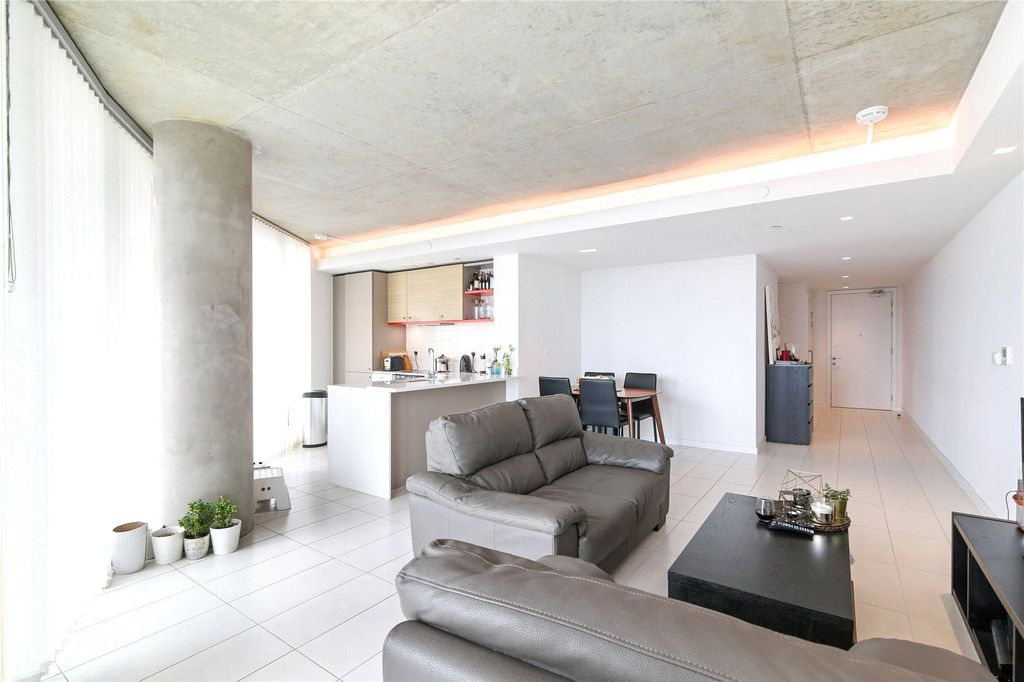 Property photo 1 of 10 Living Room