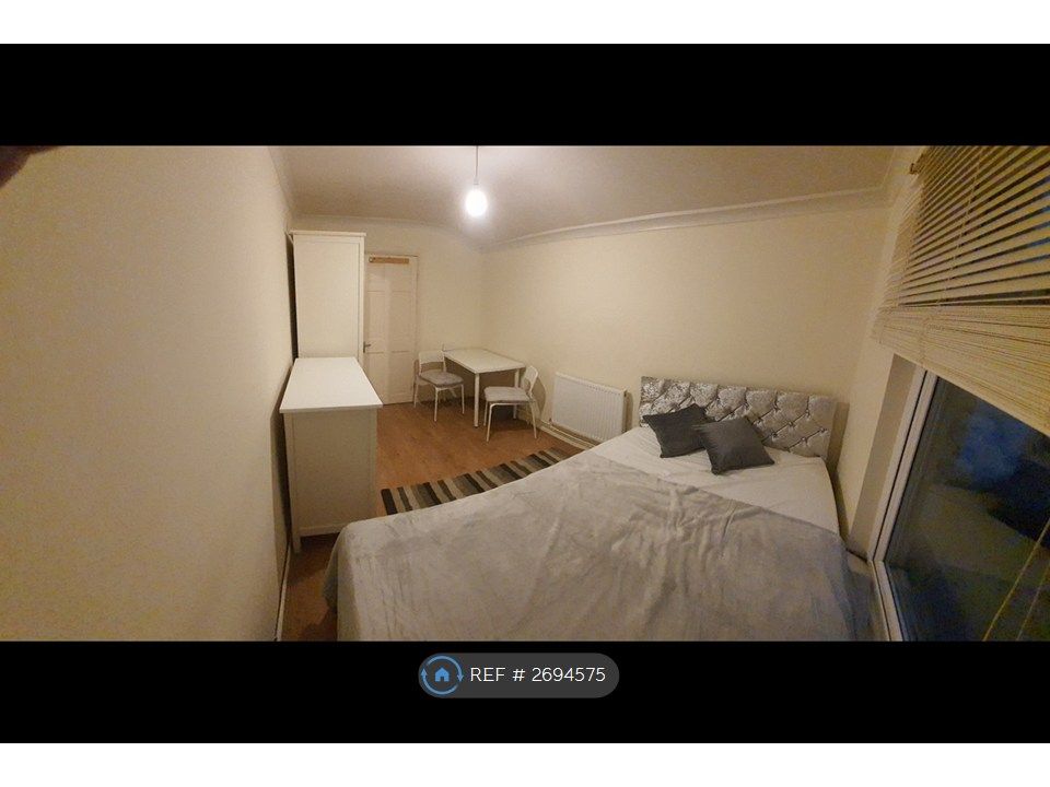 Property photo 1 of 6 Room 3