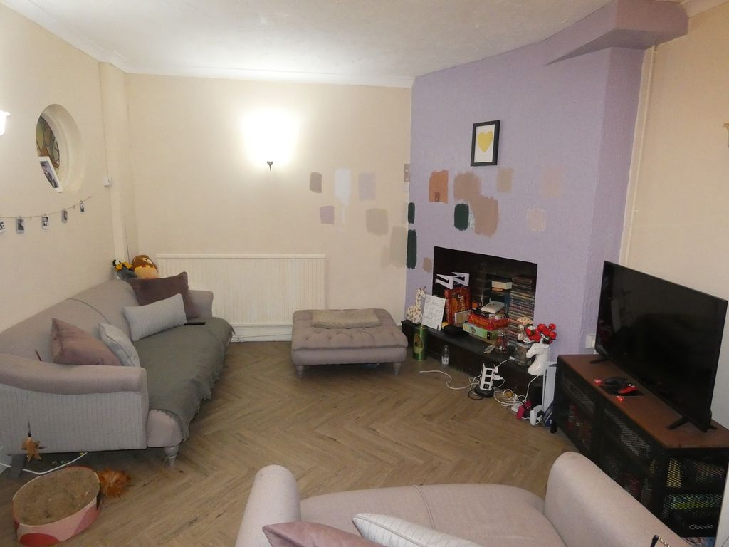 Property photo 2 of 9 Main Lounge