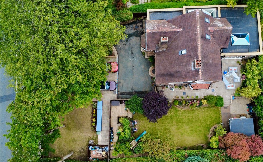 Property photo 2 of 44