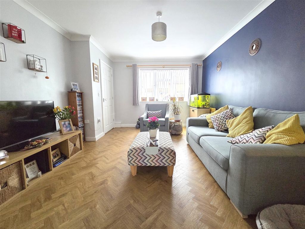 Property photo 3 of 13