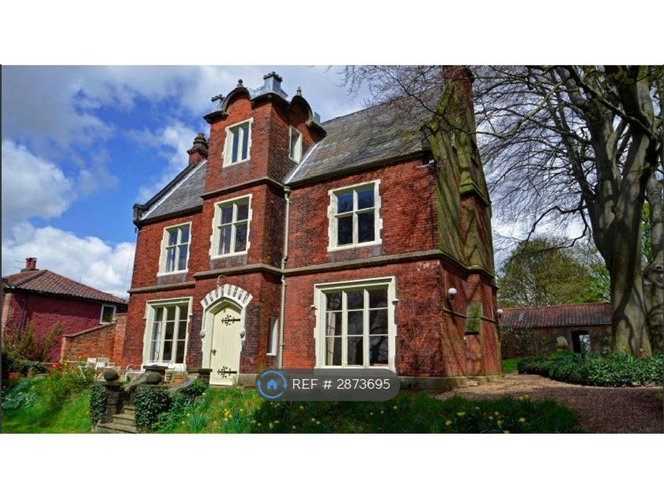 Property photo 1 of 28 Hidden Gem - Front Of House